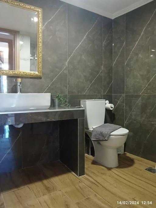 N&S Apartment B Edessa Bagian luar foto