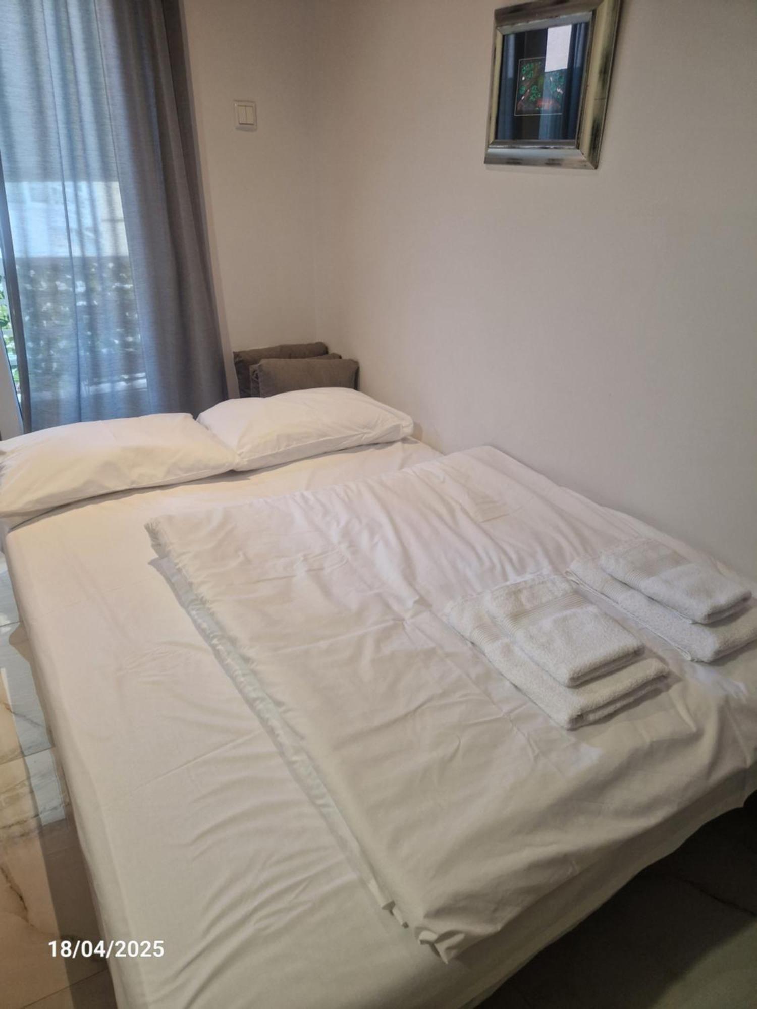 N&S Apartment B Edessa Bagian luar foto